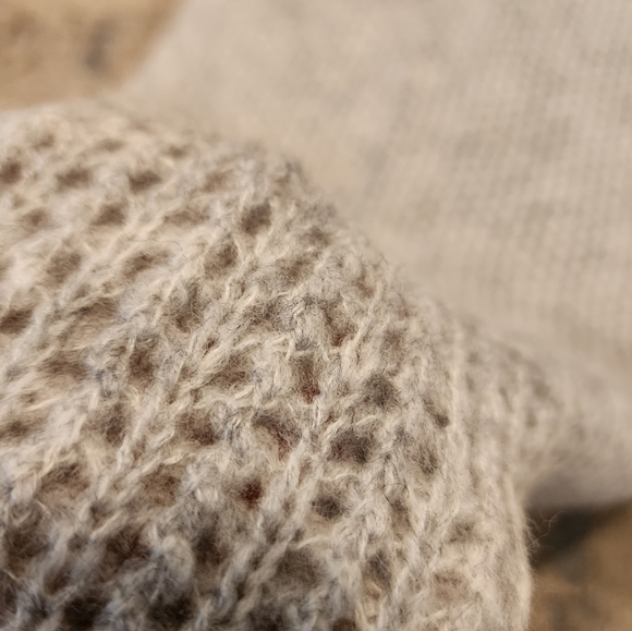 Abercrombie grey knit infinity scarf. - Picture 2 of 11